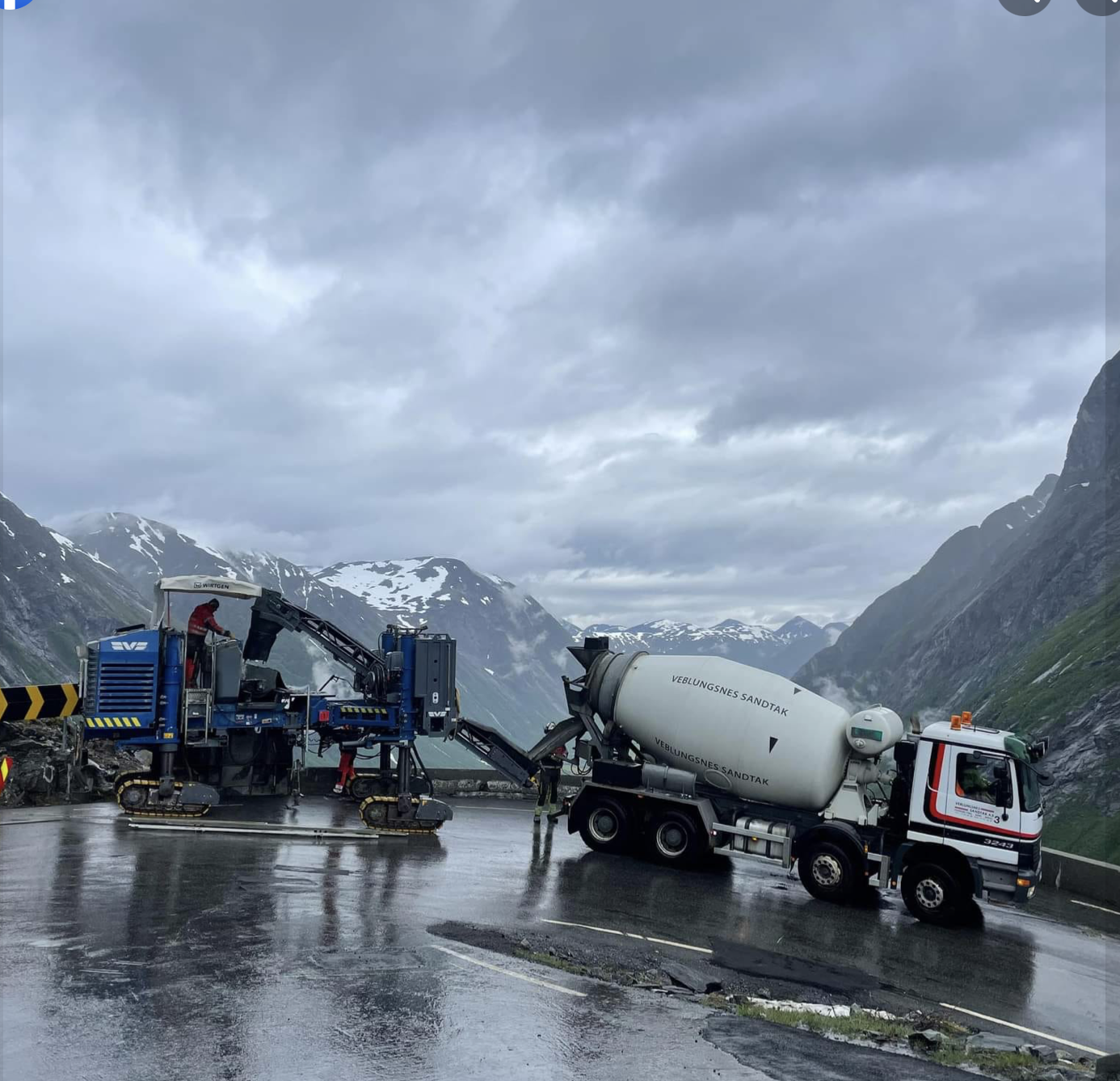 Et bilde som inneholder himmel, utendørs, fjell, dag

Automatisk generert beskrivelse