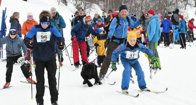 Et bilde som inneholder person, snø, utendørs, skisport Automatisk generert beskrivelse