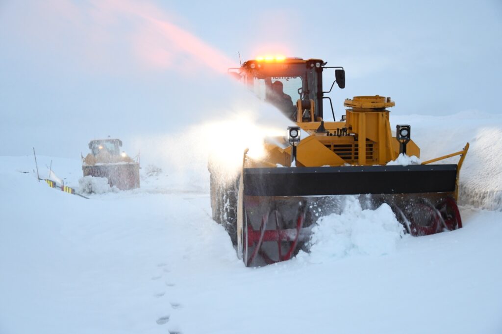 Et bilde som inneholder snø, himmel, utendørs Automatisk generert beskrivelse