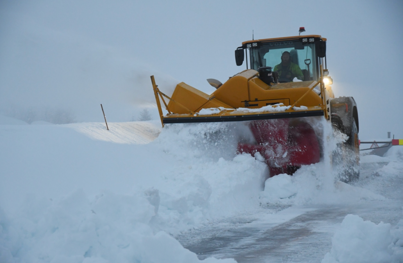 Et bilde som inneholder snø, transport, utendørs, himmel

Automatisk generert beskrivelse