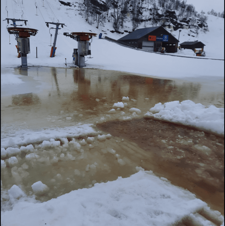 Et bilde som inneholder snø, utendørs Automatisk generert beskrivelse