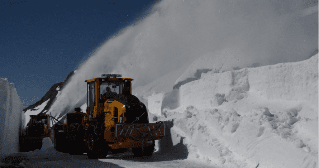 Et bilde som inneholder snø, utendørs, dekket, natur Automatisk generert beskrivelse