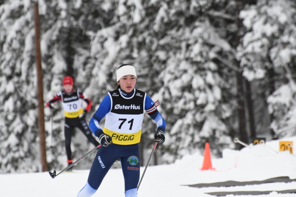 Et bilde som inneholder snø, utendørs, gå på ski, tre Automatisk generert beskrivelse