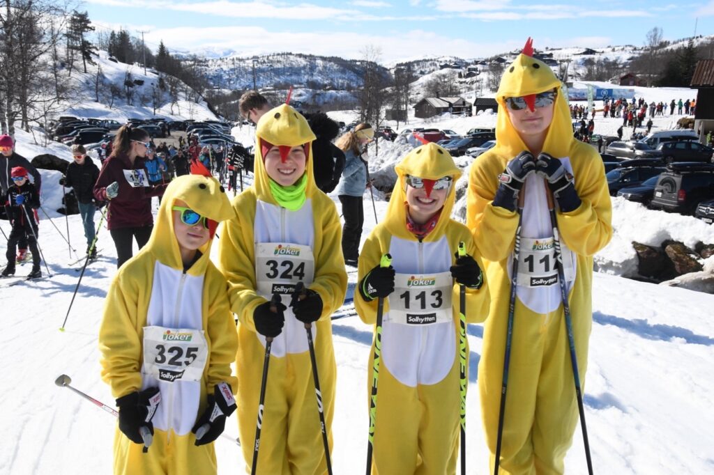 Et bilde som inneholder snø, utendørs, gå på ski, person Automatisk generert beskrivelse