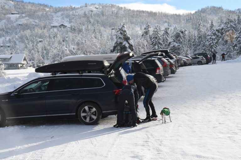 Et bilde som inneholder snø, utendørs, himmel, fjell Automatisk generert beskrivelse