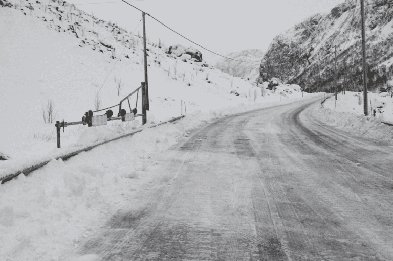 Et bilde som inneholder snø, utendørs, himmel, gå på ski Automatisk generert beskrivelse