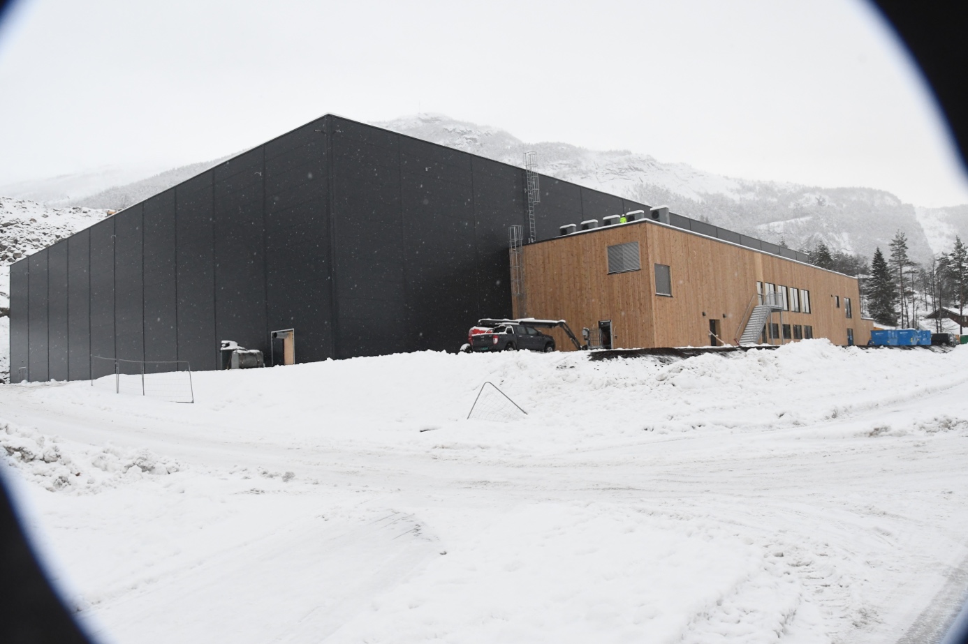 Et bilde som inneholder snø, utendørs, himmel, natur

Automatisk generert beskrivelse