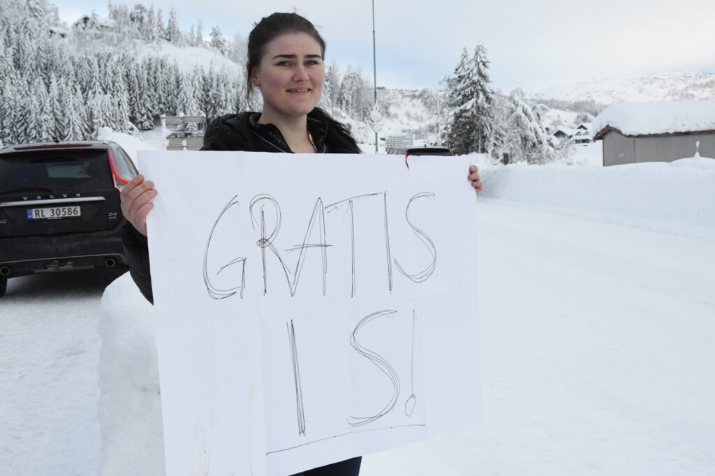 Et bilde som inneholder snø, utendørs, himmel, person Automatisk generert beskrivelse