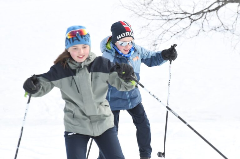 Et bilde som inneholder snø, utendørs, skisport, person Automatisk generert beskrivelse