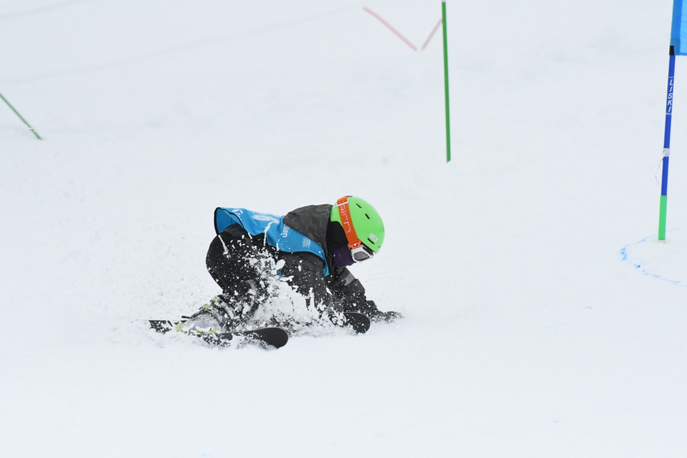 Et bilde som inneholder snø, utendørs, sport, person

Automatisk generert beskrivelse