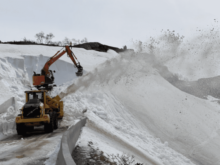 Et bilde som inneholder snø, utendørs, transport, himmel Automatisk generert beskrivelse