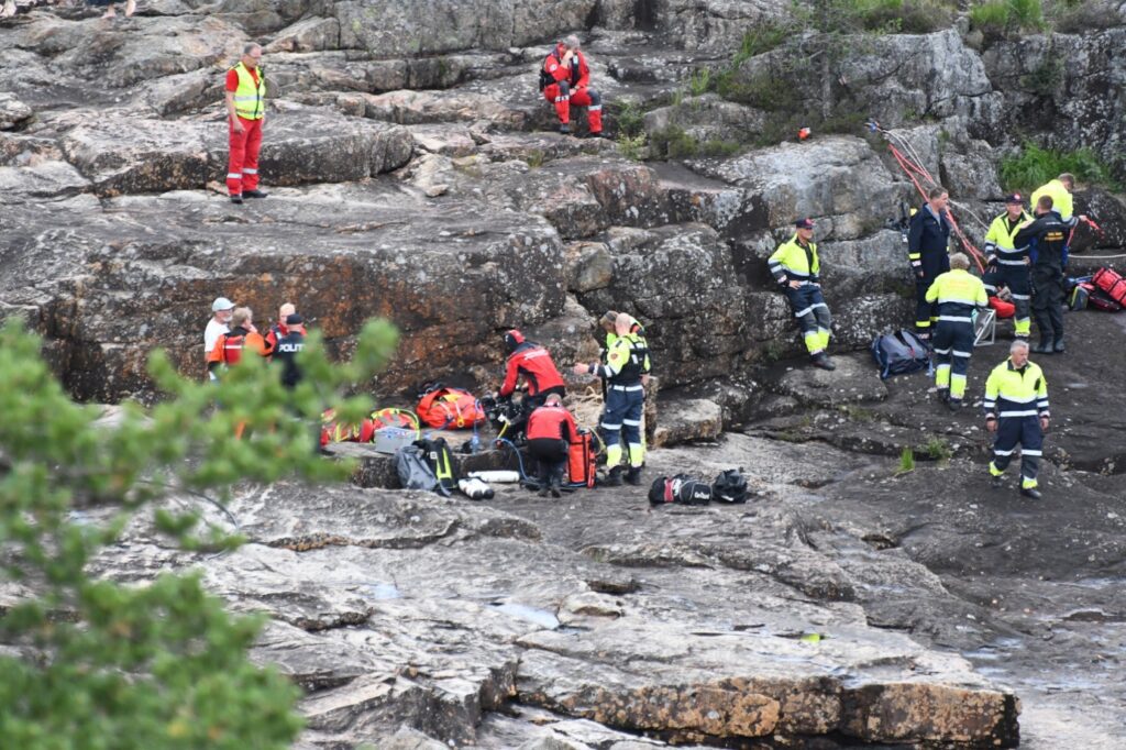 Et bilde som inneholder utendørs, brannkonstabel, fjell, eventyr Automatisk generert beskrivelse