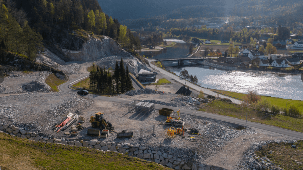 Et bilde som inneholder utendørs, fjell, gress, natur Automatisk generert beskrivelse