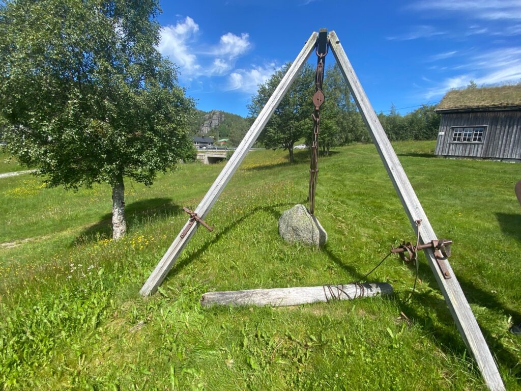 Steinbukken er ødelagt og forfaller. Arkivfoto.