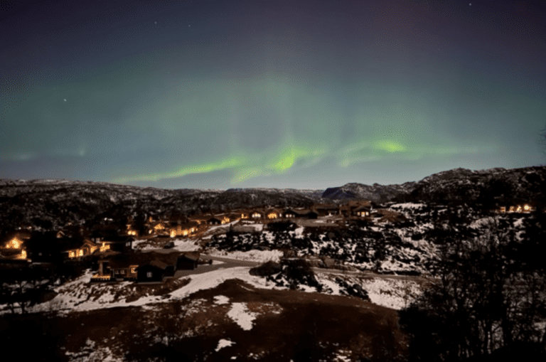 Et bilde som inneholder utendørs, himmel, fjell, skråning Automatisk generert beskrivelse