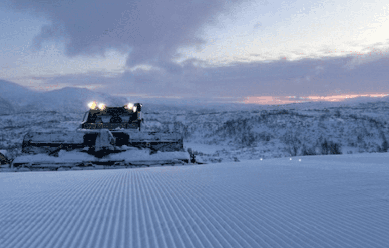 Et bilde som inneholder utendørs, himmel, sky, snø Automatisk generert beskrivelse