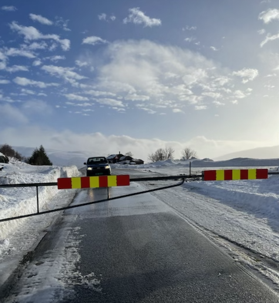 Et bilde som inneholder utendørs, himmel, sky, vinter

Automatisk generert beskrivelse