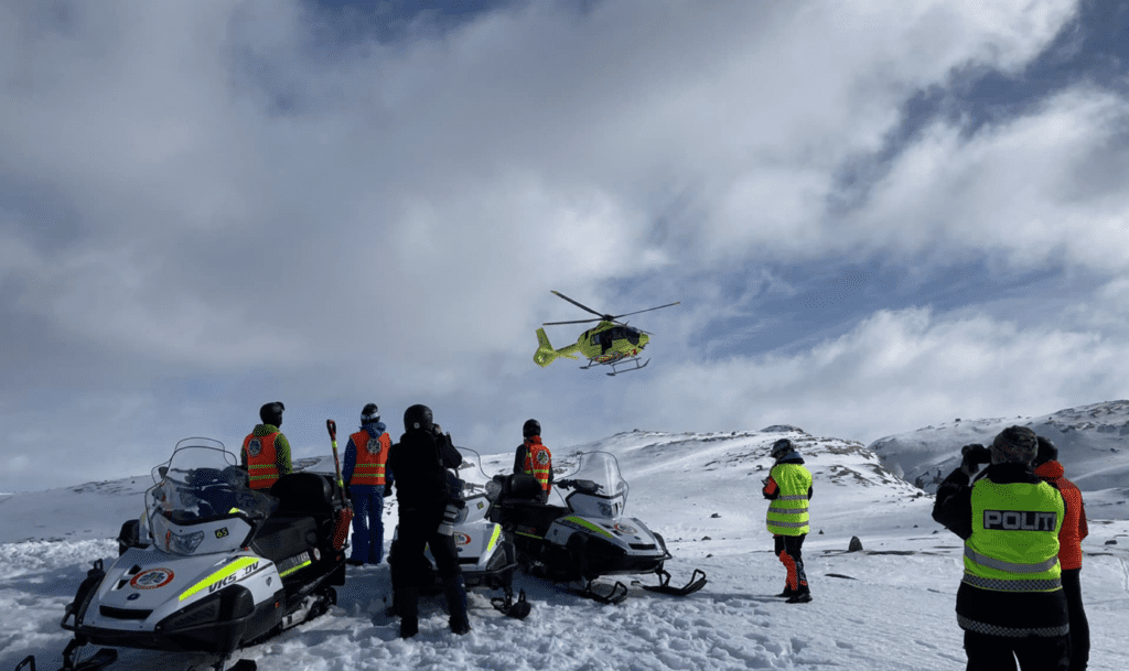 Et bilde som inneholder utendørs, himmel, snø, gå på ski Automatisk generert beskrivelse