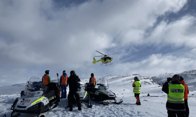 Et bilde som inneholder utendørs, himmel, snø, gå på ski Automatisk generert beskrivelse