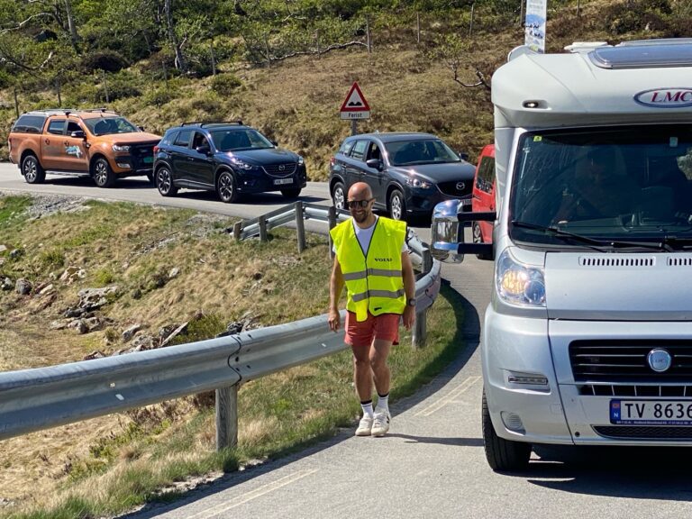 Et bilde som inneholder utendørs, kjøretøy, Landkjøretøy, hjul Automatisk generert beskrivelse