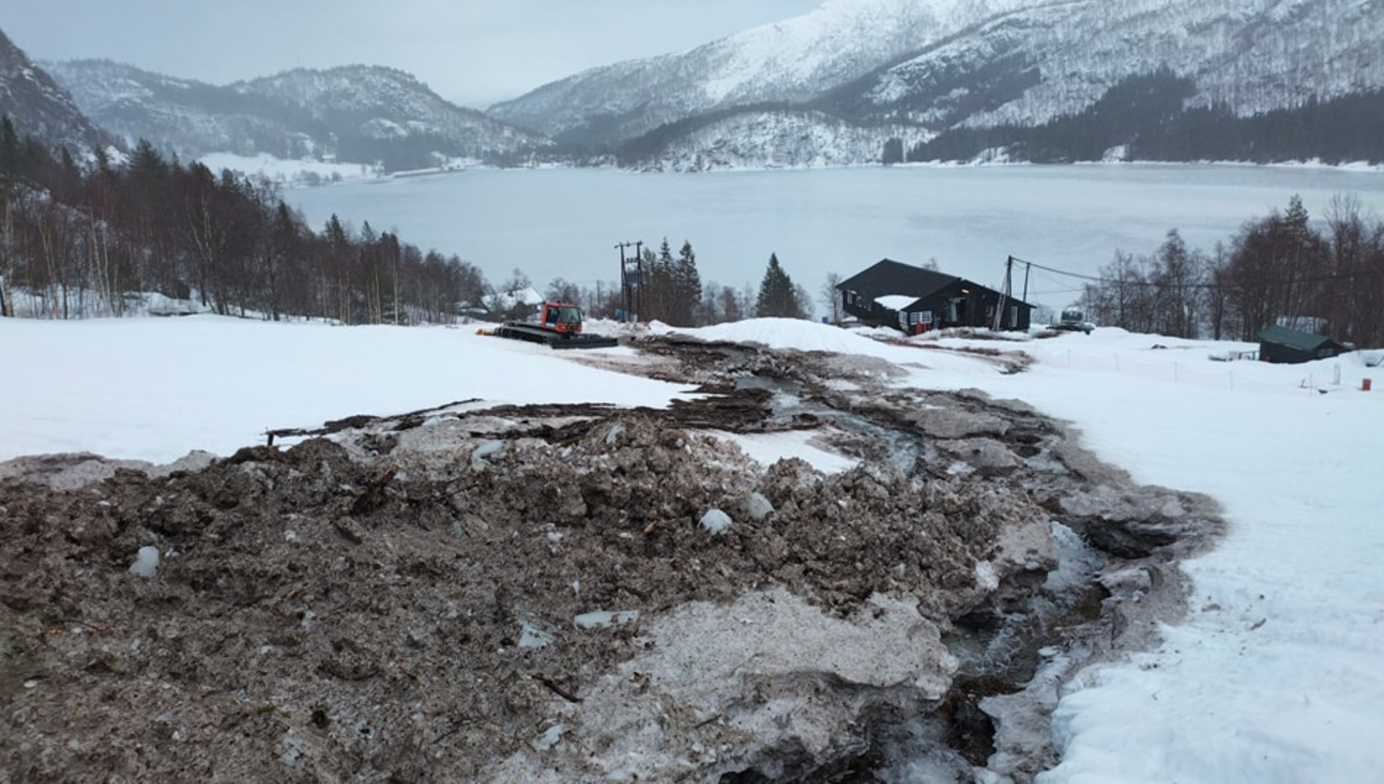 Et bilde som inneholder utendørs, natur, snø, himmel

Automatisk generert beskrivelse