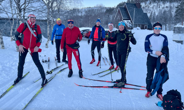 Et bilde som inneholder utendørs, person, skisport, snø Automatisk generert beskrivelse