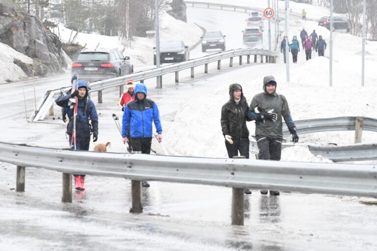 Et bilde som inneholder utendørs, person, snø, vinter Automatisk generert beskrivelse