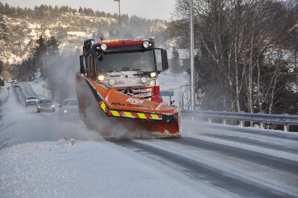 Et bilde som inneholder utendørs, snø, bilvei, reiser Automatisk generert beskrivelse