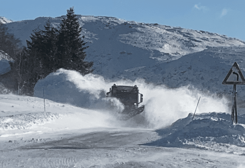 Et bilde som inneholder utendørs, snø, himmel, gå på ski Automatisk generert beskrivelse