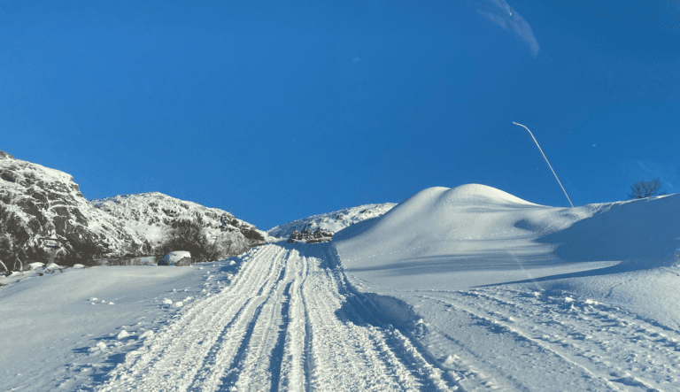 Et bilde som inneholder utendørs, snø, himmel, vinter Automatisk generert beskrivelse