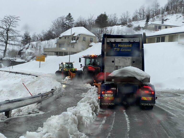 Et bilde som inneholder utendørs, snø, kjøretøy, Landkjøretøy Automatisk generert beskrivelse