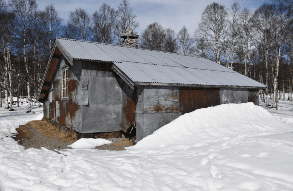 Et bilde som inneholder utendørs, snø, konstruksjon, vinter Automatisk generert beskrivelse