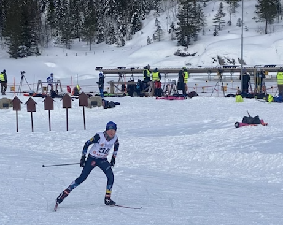 Et bilde som inneholder utendørs, sport, skisport, snø

Automatisk generert beskrivelse