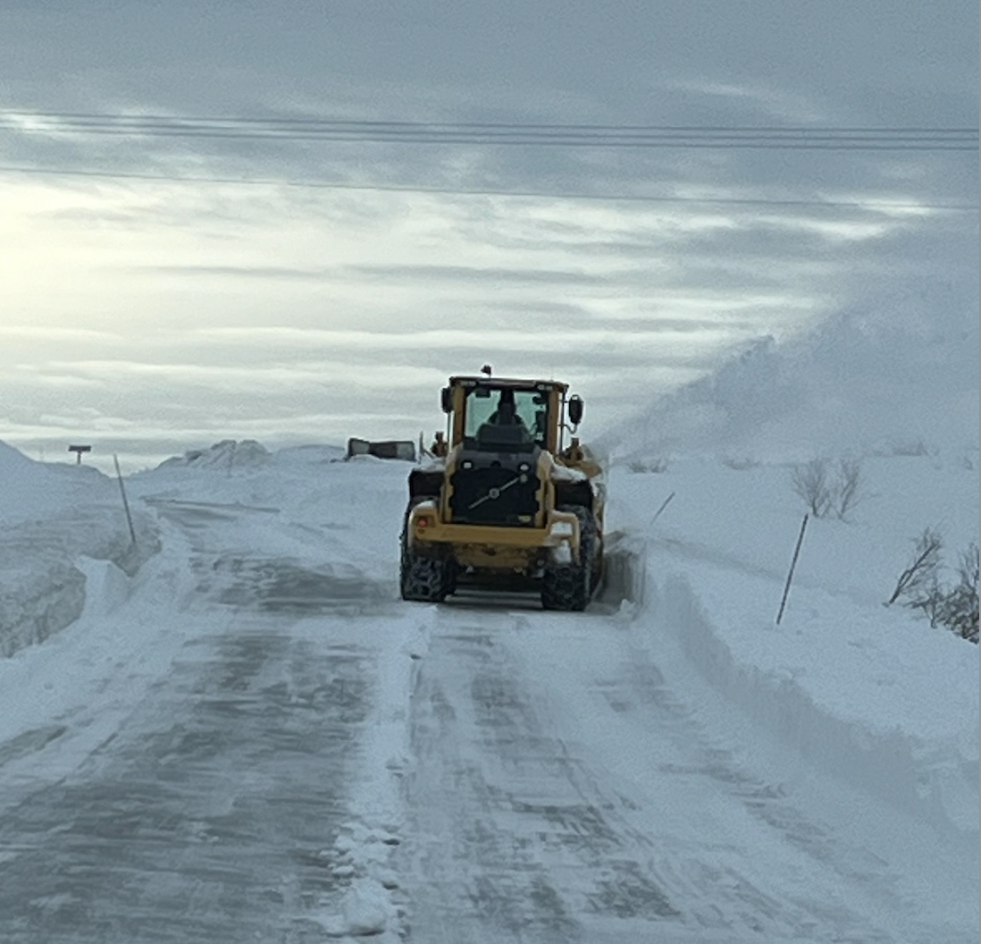 Et bilde som inneholder utendørs, transport, snø, kjøretøy

Automatisk generert beskrivelse